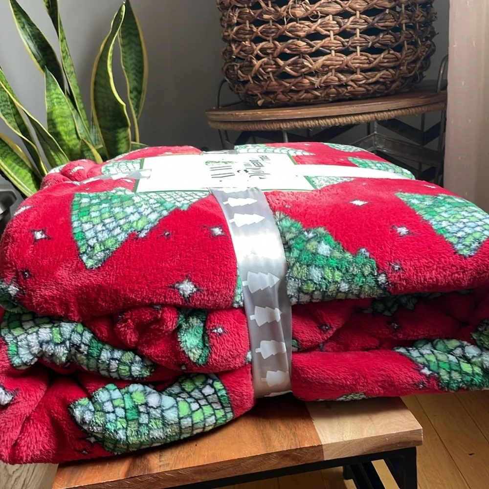 🌲🪩Disco Tree Soft& Plush Holiday Blanket 🌲🪩 NWT!